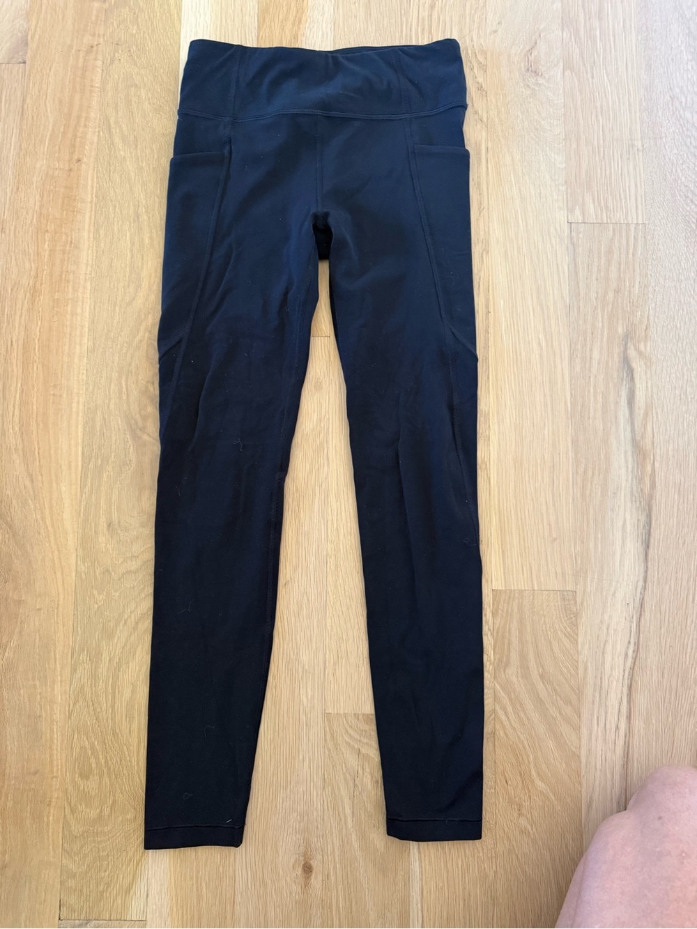Athleta Girl Black Active Leggings with Side Pockets Girls Size 12/Large